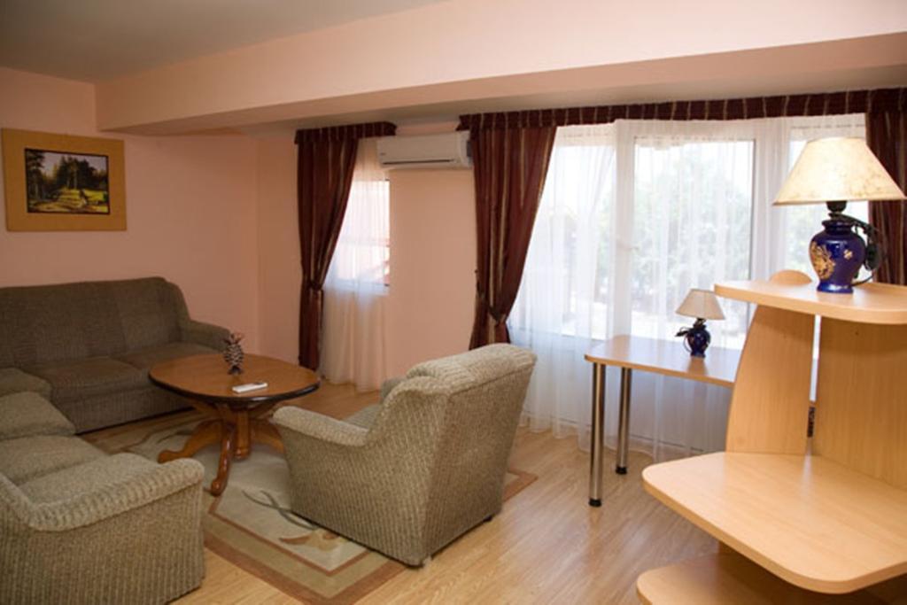 Hotel Uni Palas II Kavadarci Cameră foto
